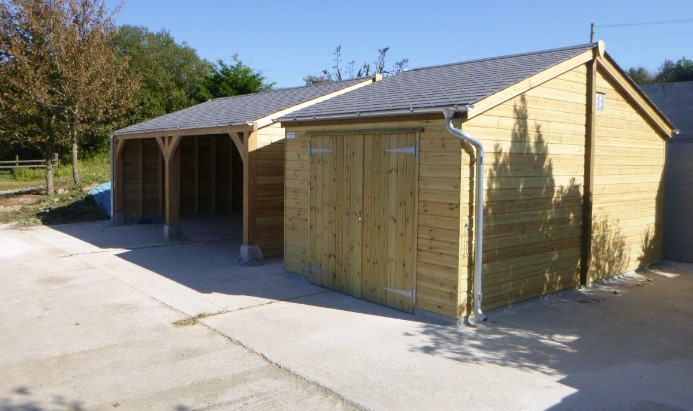 houten garage met carport
