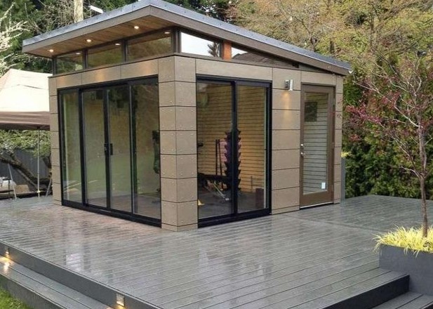 modern tuinhuis met glas