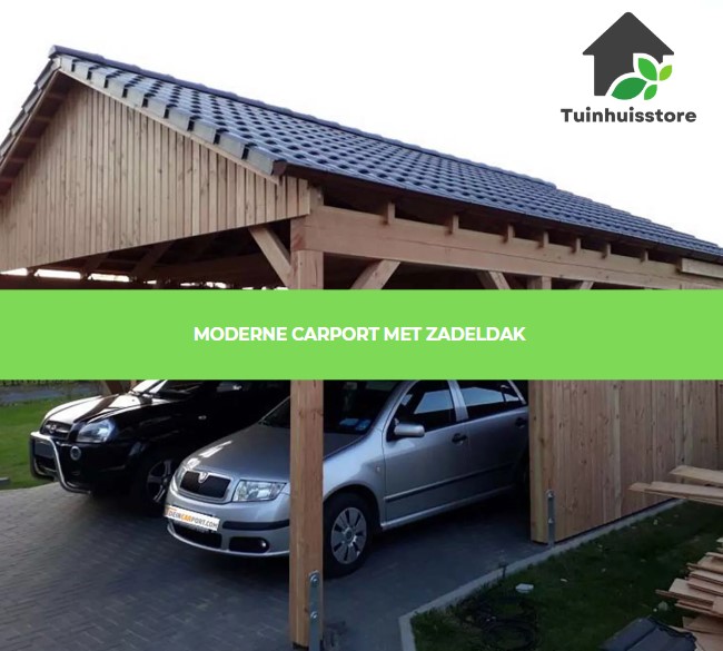 Een carport met een modern vormgegeven zadeldak, dat zorgt voor een goede waterafvoer en een stijlvolle uitstraling.